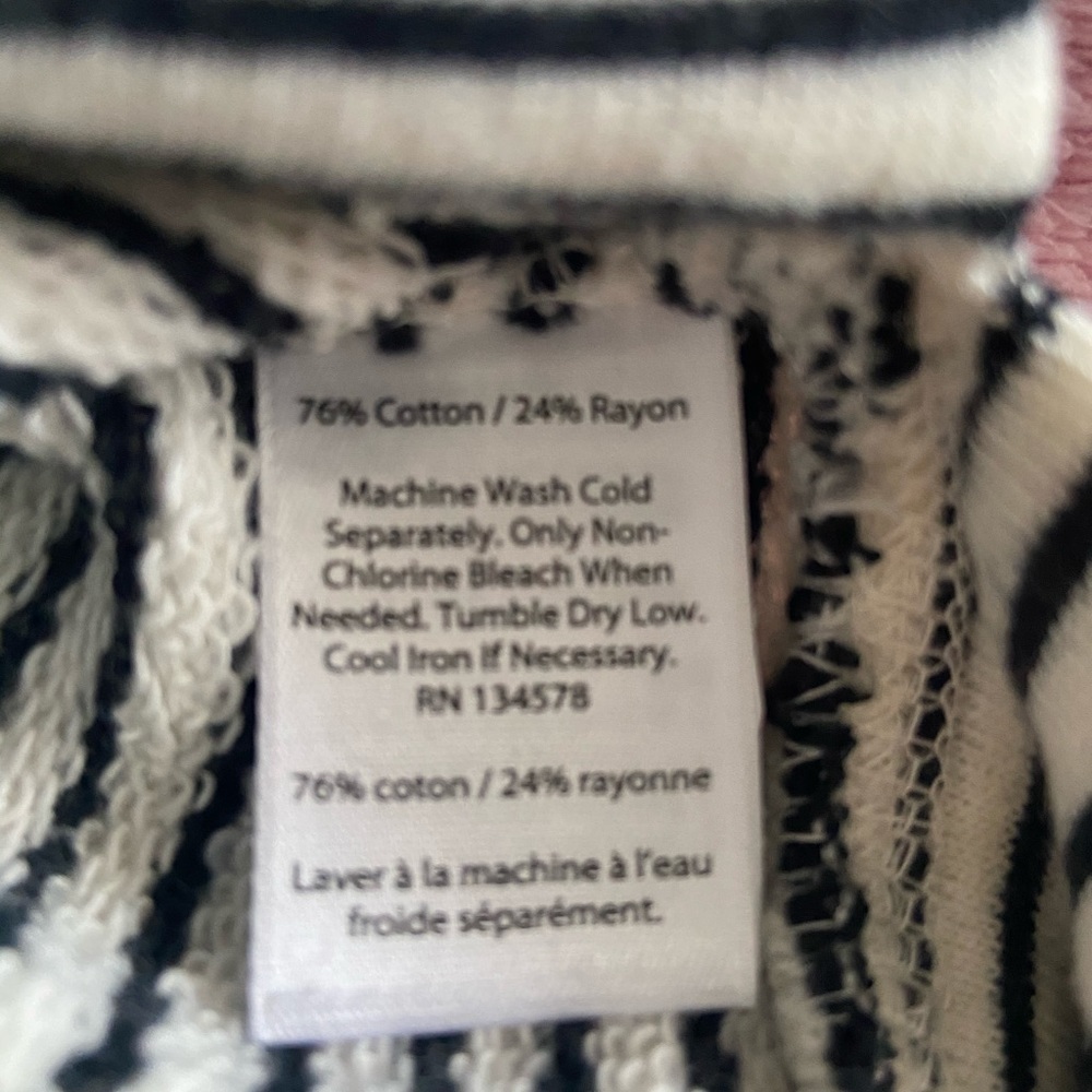 Vineyard Vines Sweater - Picture 6 of 6